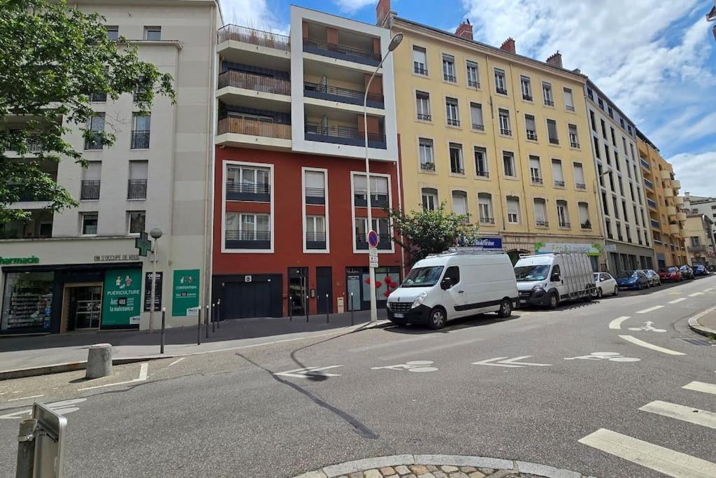 Bnbgones - Le Cosy Saint Louis - Metro Jean Mace Et Saxe Gambetta Lyon Kültér fotó